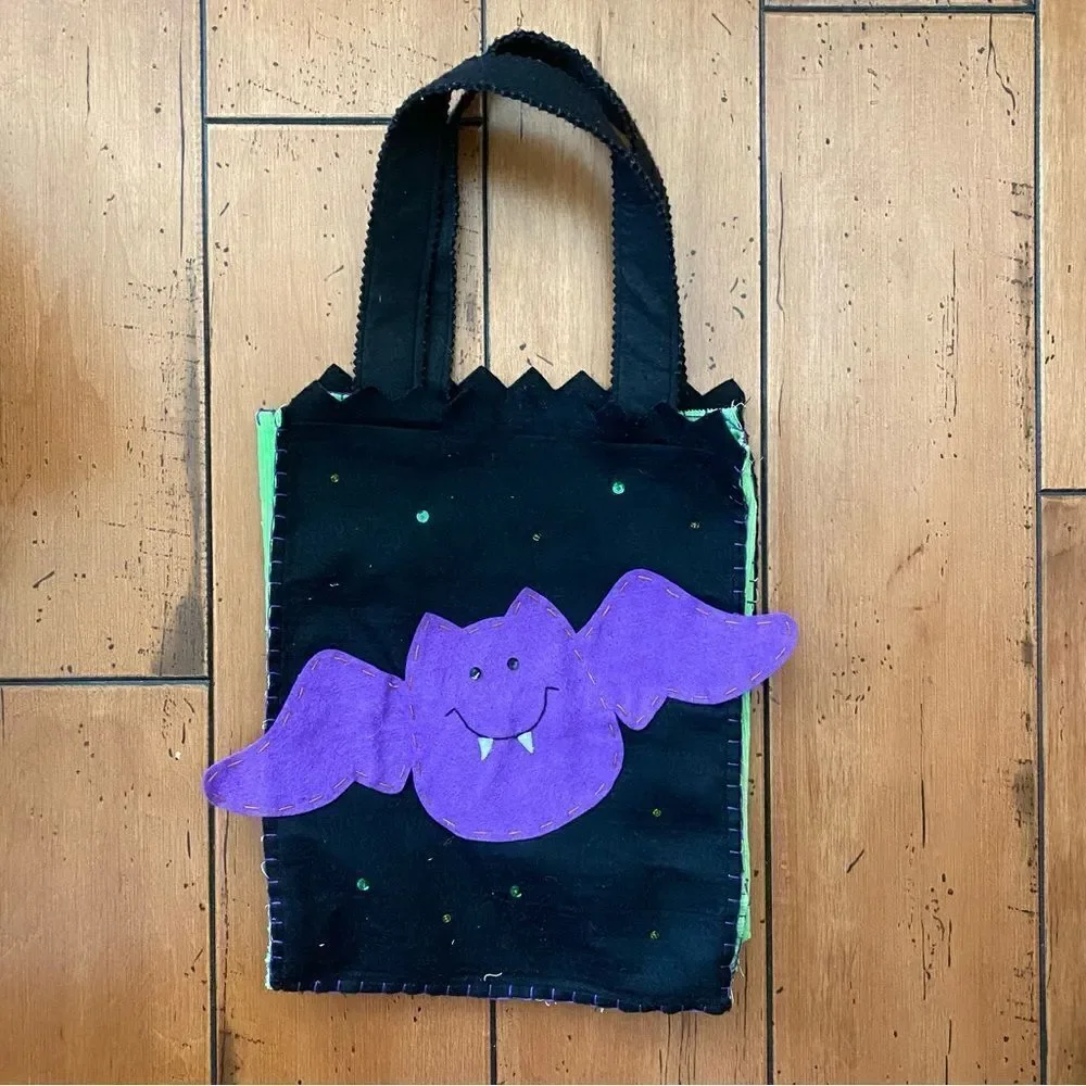 Target Black Felt/Fabric Halloween Trick or Treat Bags w/Purple Bat. Excellent C